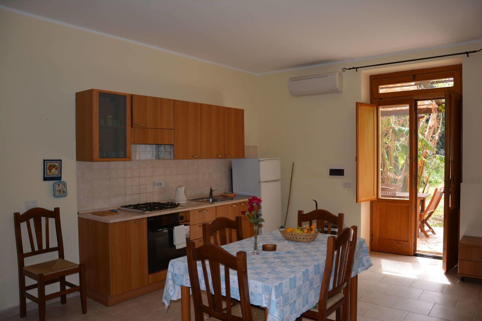 Torre Del Golfo Guest House Cropani Eksteriør bilde